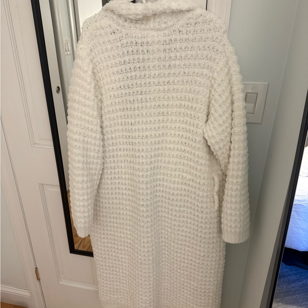 Pottery Barn Cream Textured Bath Robe - Picture 3 of 6
